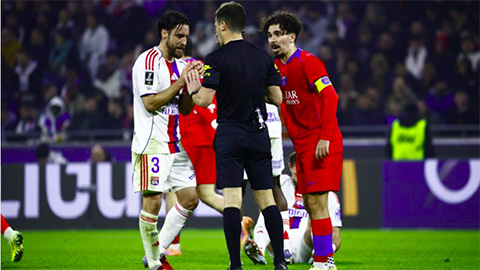 Bàn thắng của Kvaratskhelia trong trận thắng Lyon 3-2 có thể bị hủy